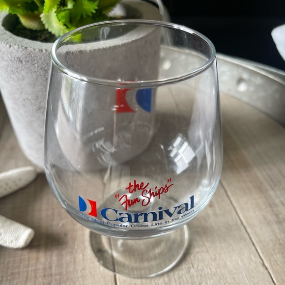 VINTAGE “FUN SHIPS” CARNIVAL CRUISE LINE BRANDY GLASS - Picture 2 of 2